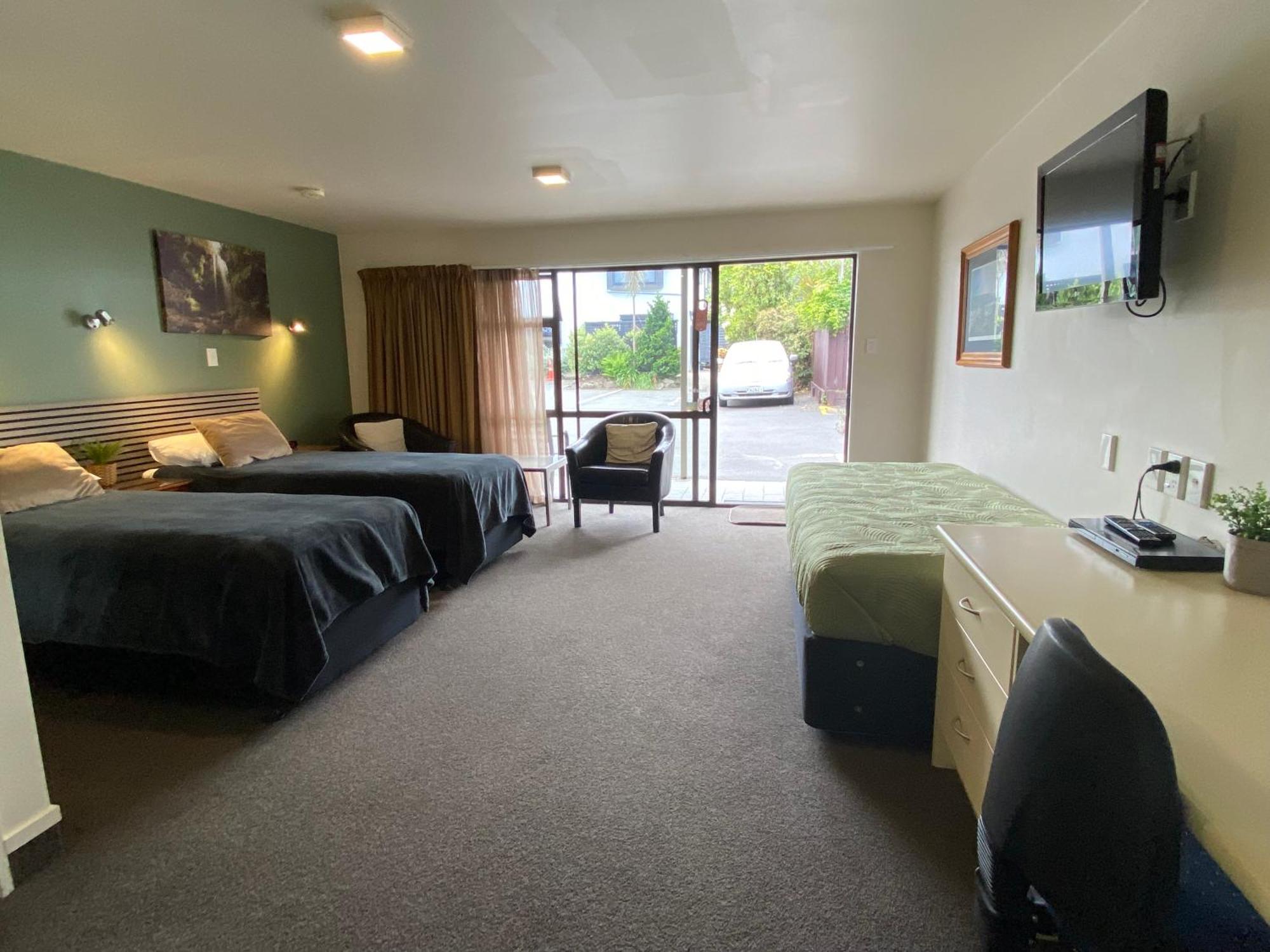 Commodore Motel Dunedin Exterior foto