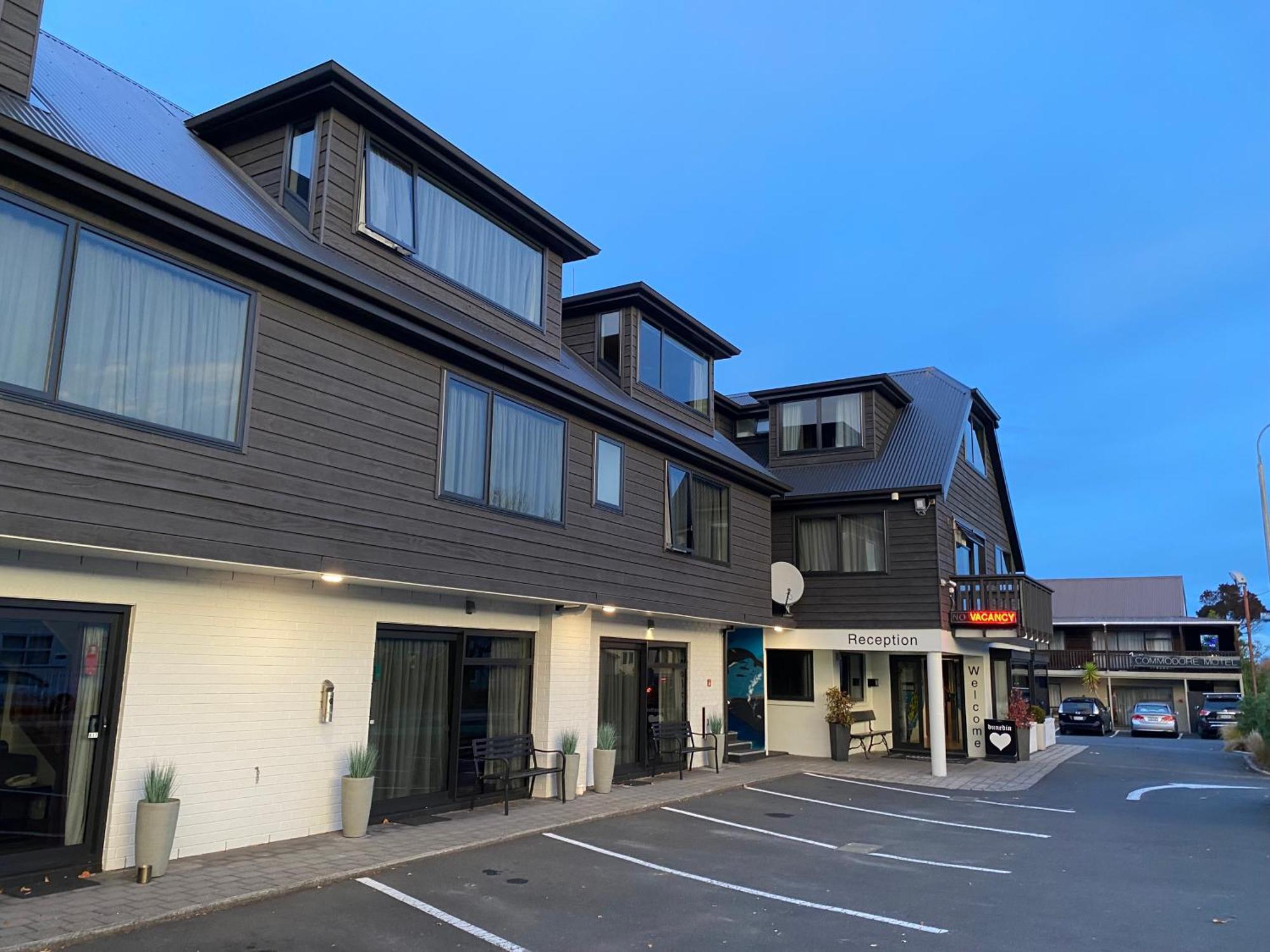 Commodore Motel Dunedin Exterior foto