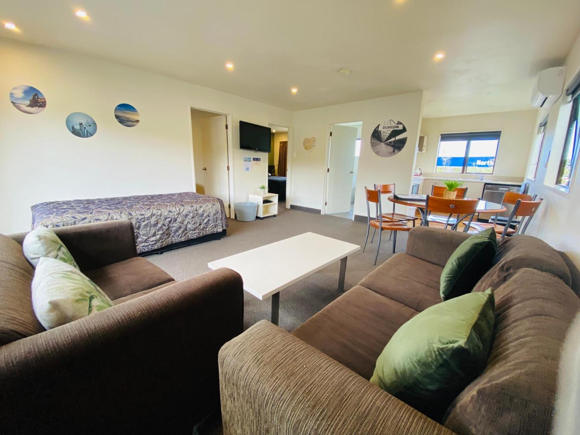 Commodore Motel Dunedin Exterior foto